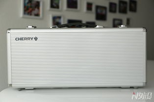 全球仅存两把的传奇 黄金版Cherry MX Board 6.0，外设收藏界的圣杯