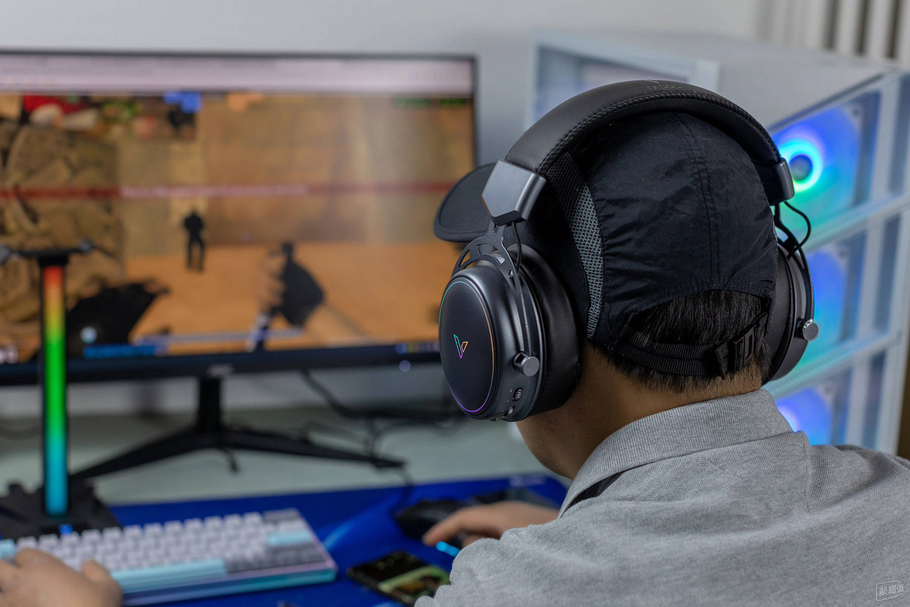 给桌面和游戏体验加点料,雷柏VH800游戏耳机+VH10耳机支架体验
